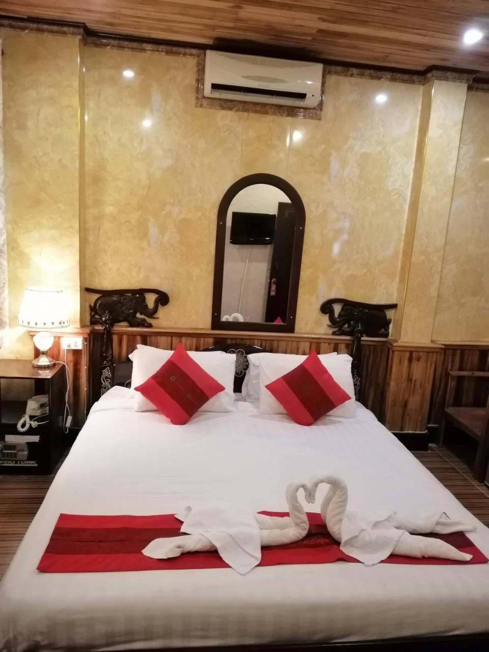 Luang Prabang River Lodge Exterior photo